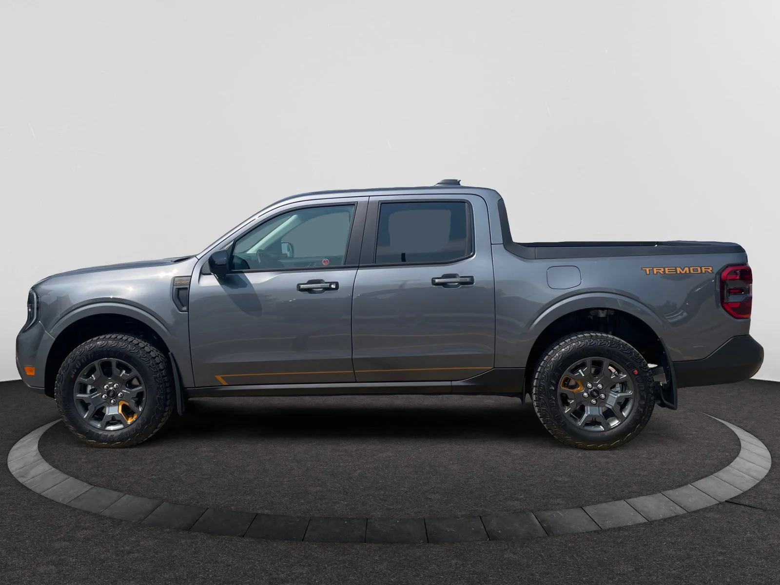 New 2026 Carbonized Grey Metallic Ford Tremor image 2