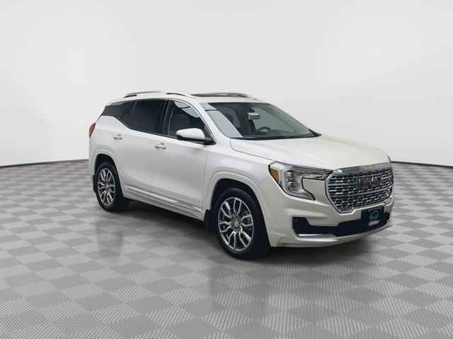 Used 2024 White Frost Tricoat GMC Denali image 38