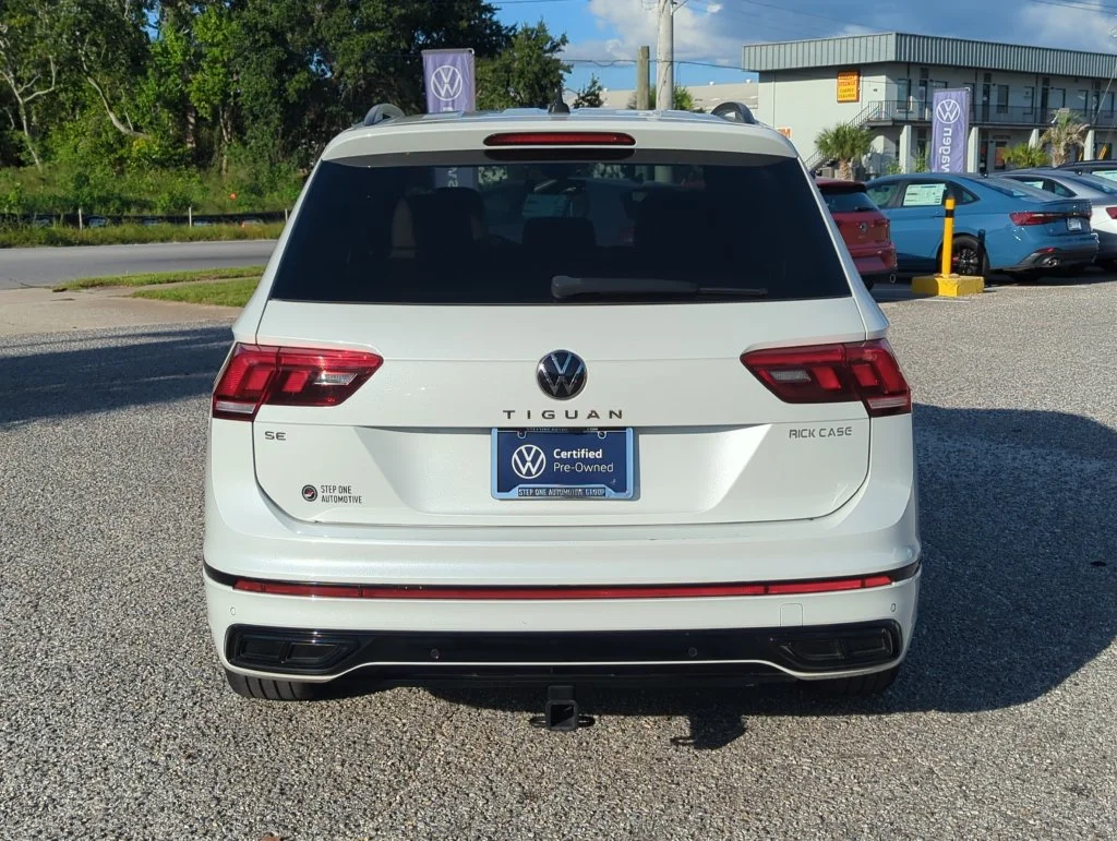 Used 2024 White Volkswagen 2.0T SE R-Line Black image 6