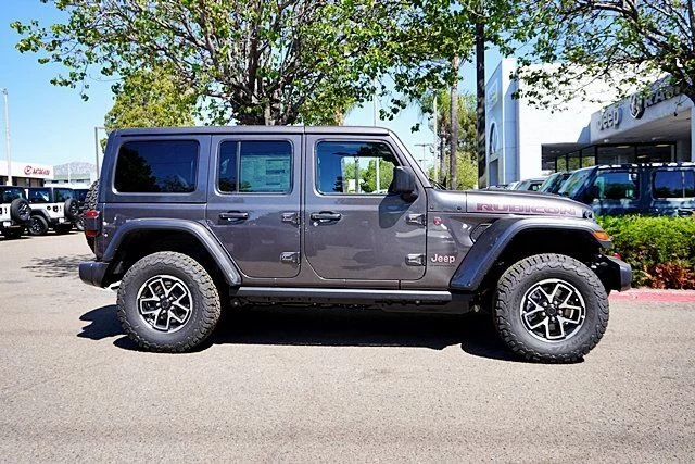 New 2026 Granite Crystal Metallic Clear-Coat Exterior Paint Jeep Rubicon image 6