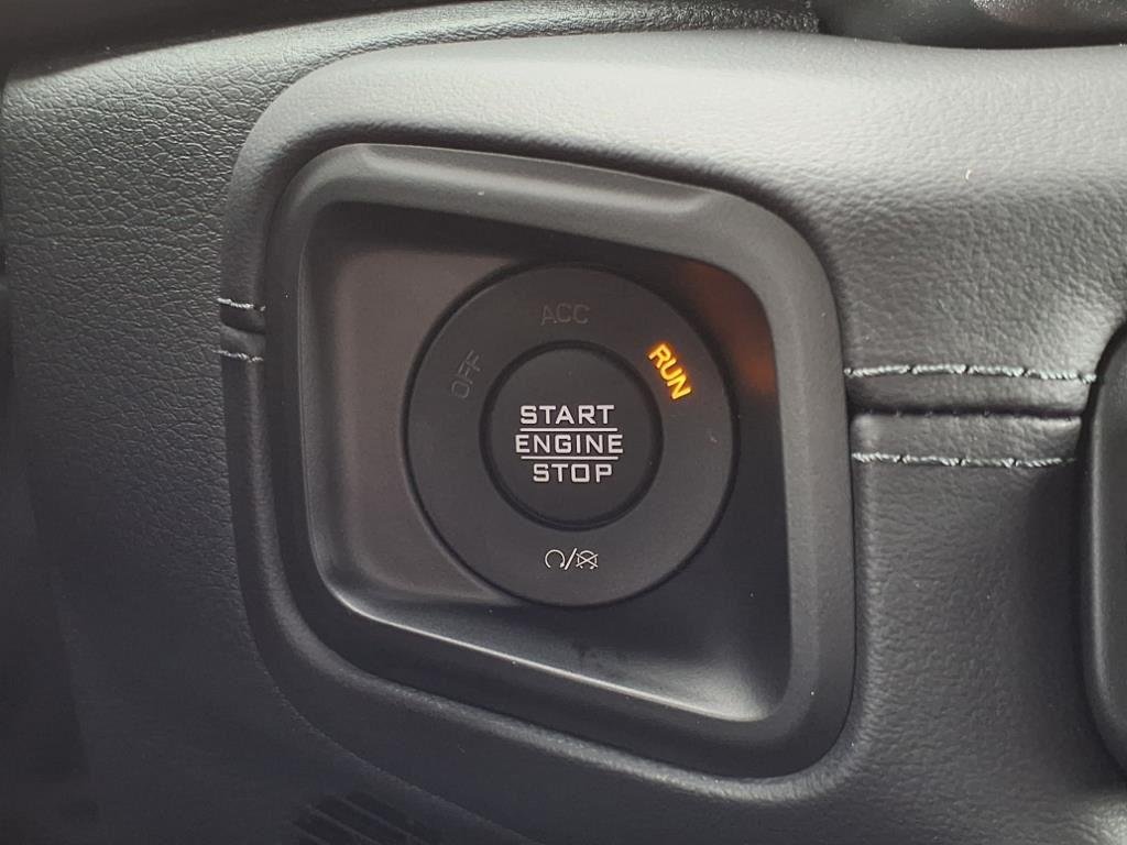 Used 2025 Black Clearcoat Jeep Sahara image 13