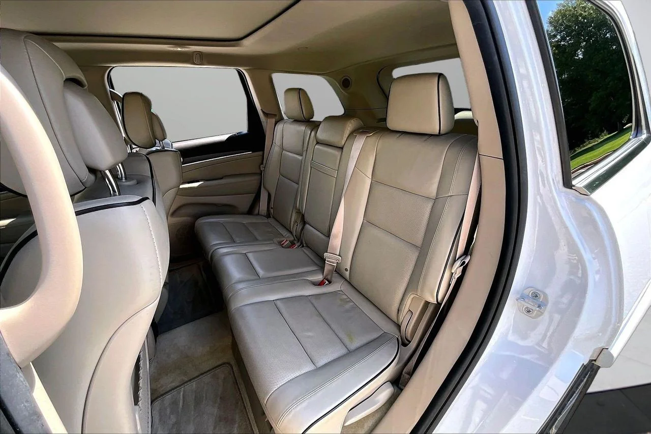 Used 2018 White Jeep Overland image 22