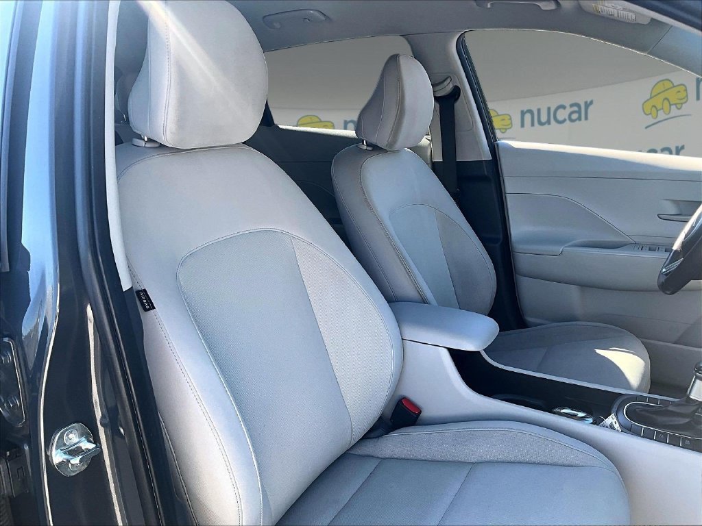 Used 2024 Gray Hyundai SEL image 11