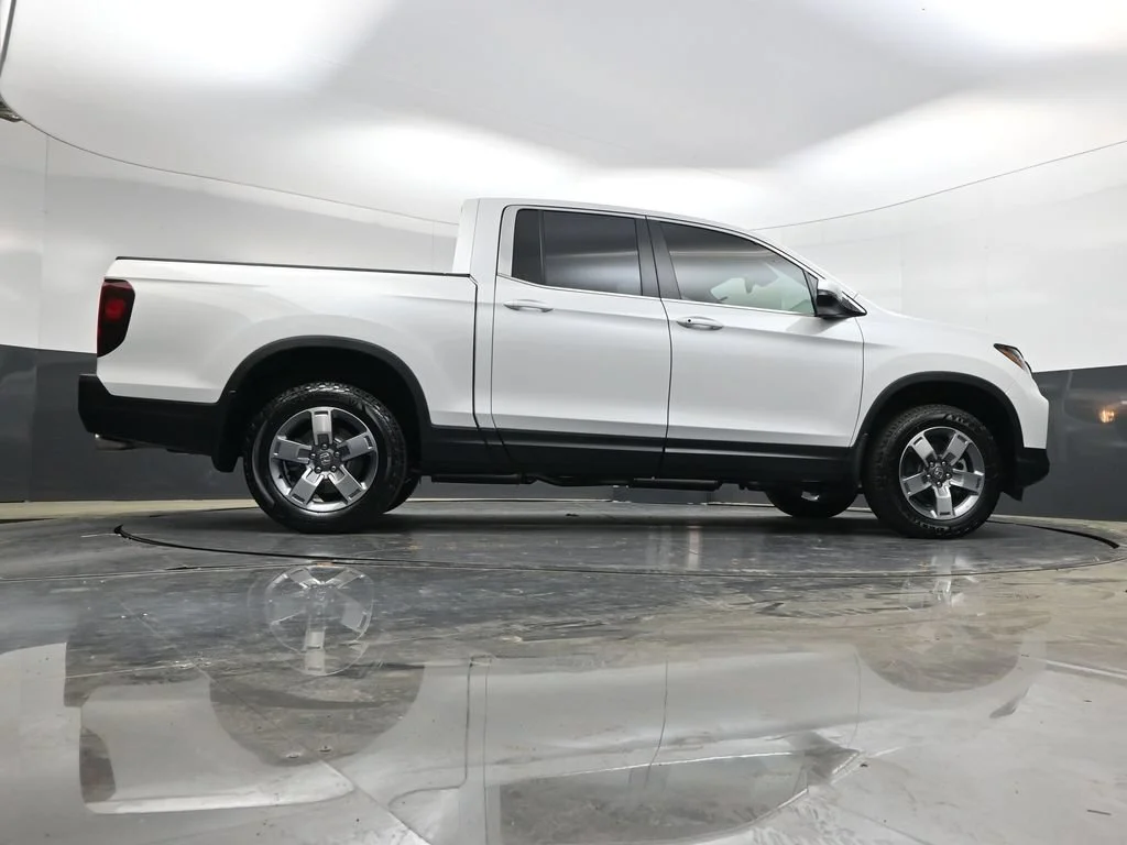 Certified Used 2026 Platinum White Pearl Honda RTL image 35