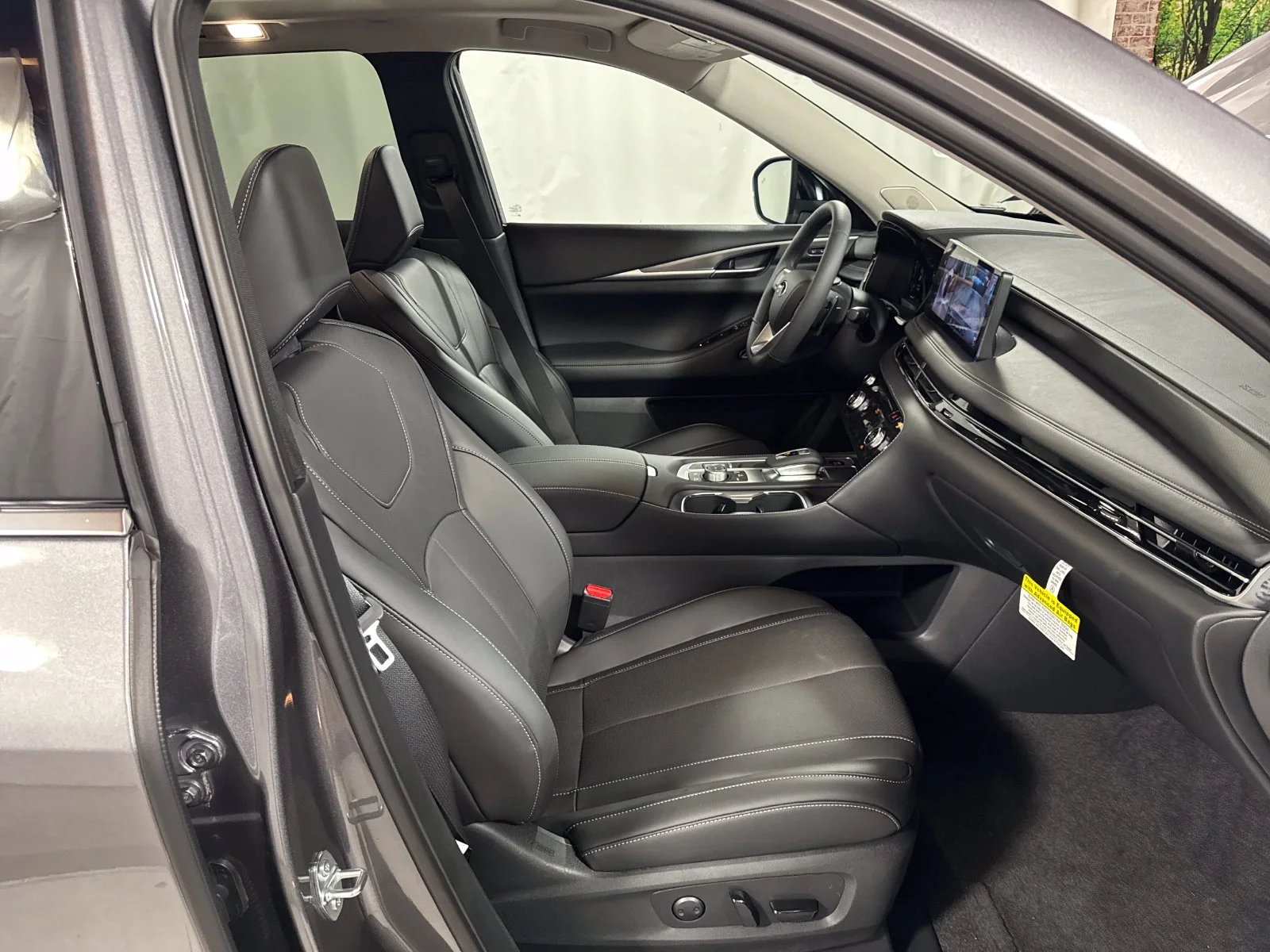 Used 2027 Gray INFINITI LUXE image 26