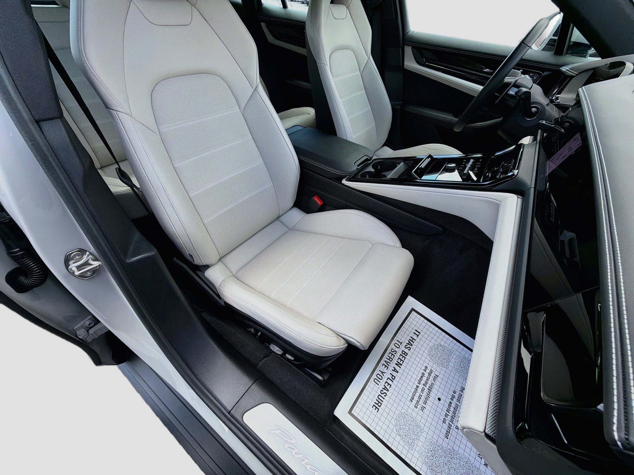 Used 2026 Chalk Porsche 4 E-Hybrid image 15