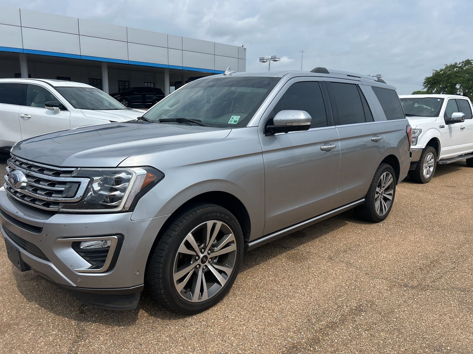 2021 Ford Expedition Limited's photo