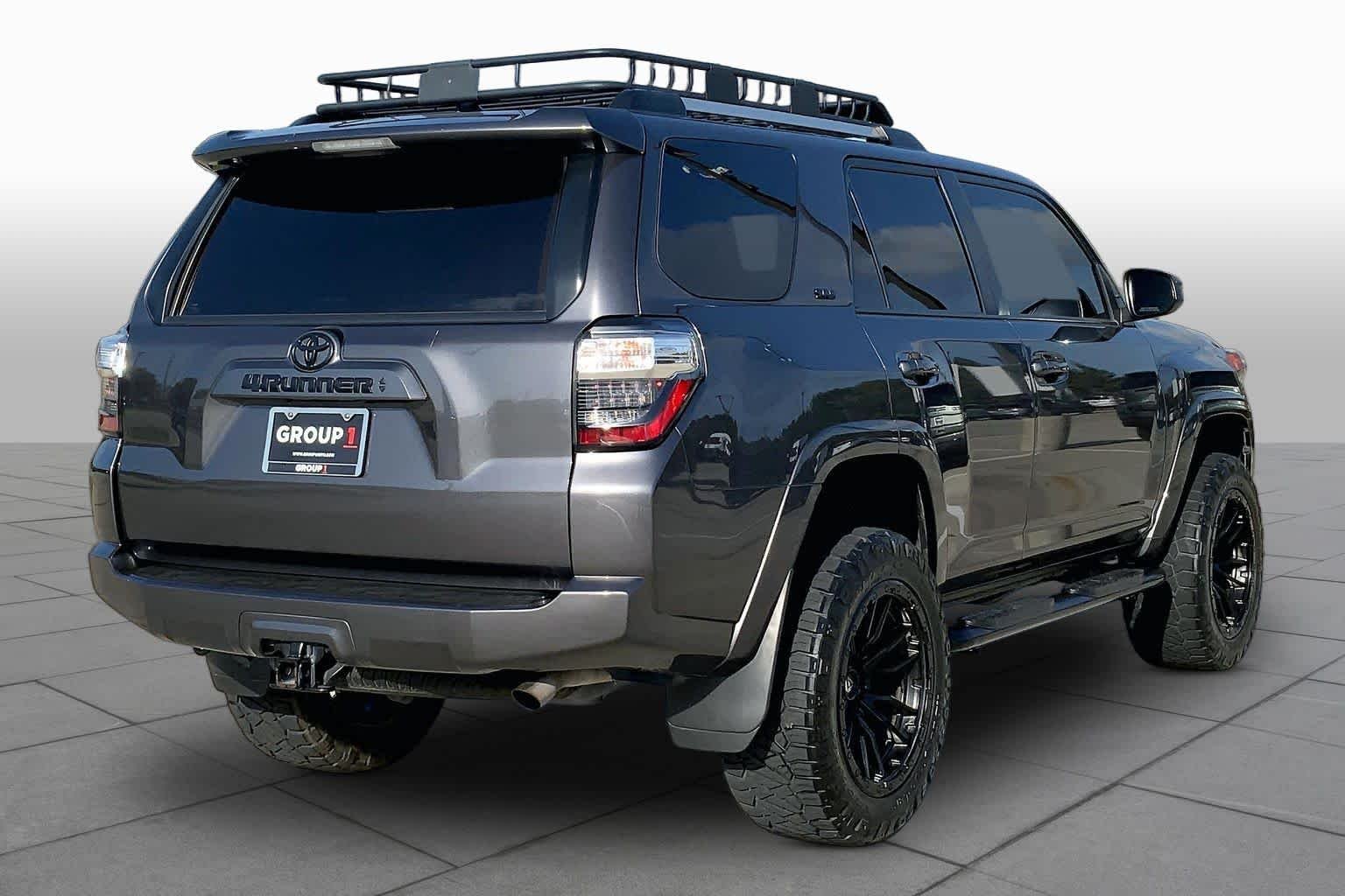 Used 2022 Magnetic Gray Metallic Toyota SR5 image 13