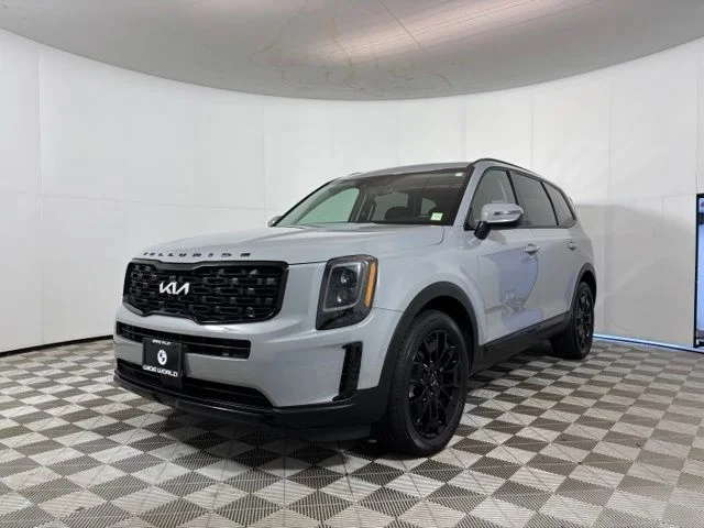 Used 2022 Gray Kia EX image 3