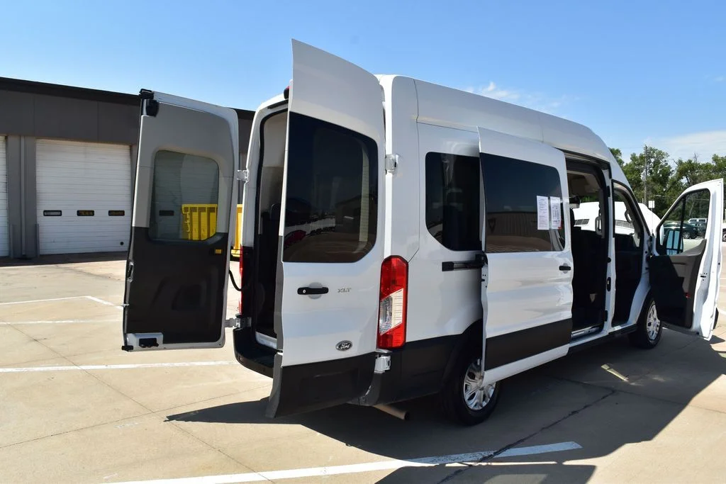 Used 2023 Oxford White Ford XLT image 35