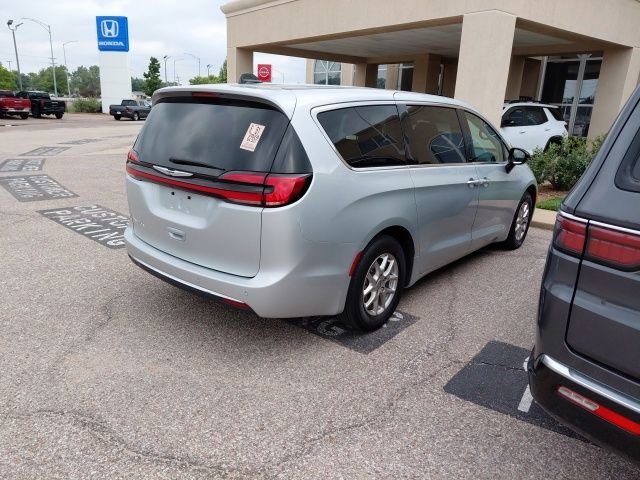 Used 2024 Silver Chrysler Touring L image 2