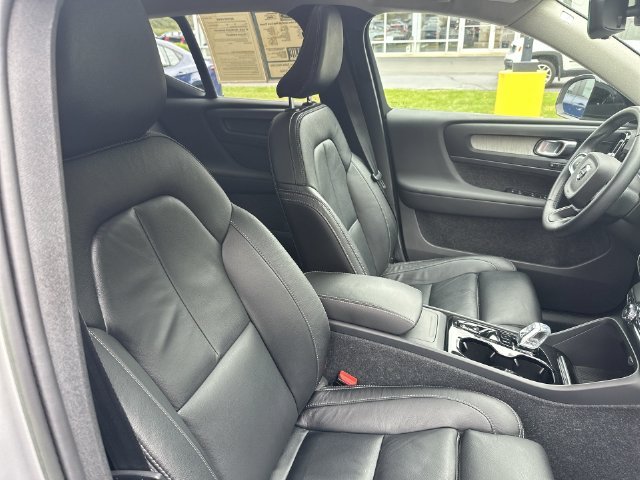 2023 Volvo XC40 Plus - Photo 36