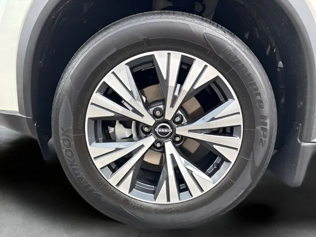 Used 2023 White Nissan SV image 39
