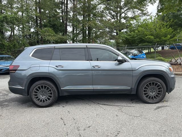 Used 2018 Gray Volkswagen SEL Premium image 4