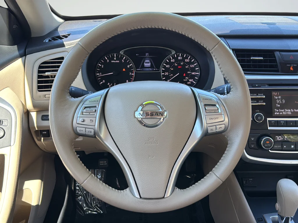 Used 2017 White Nissan 2.5 SV image 30