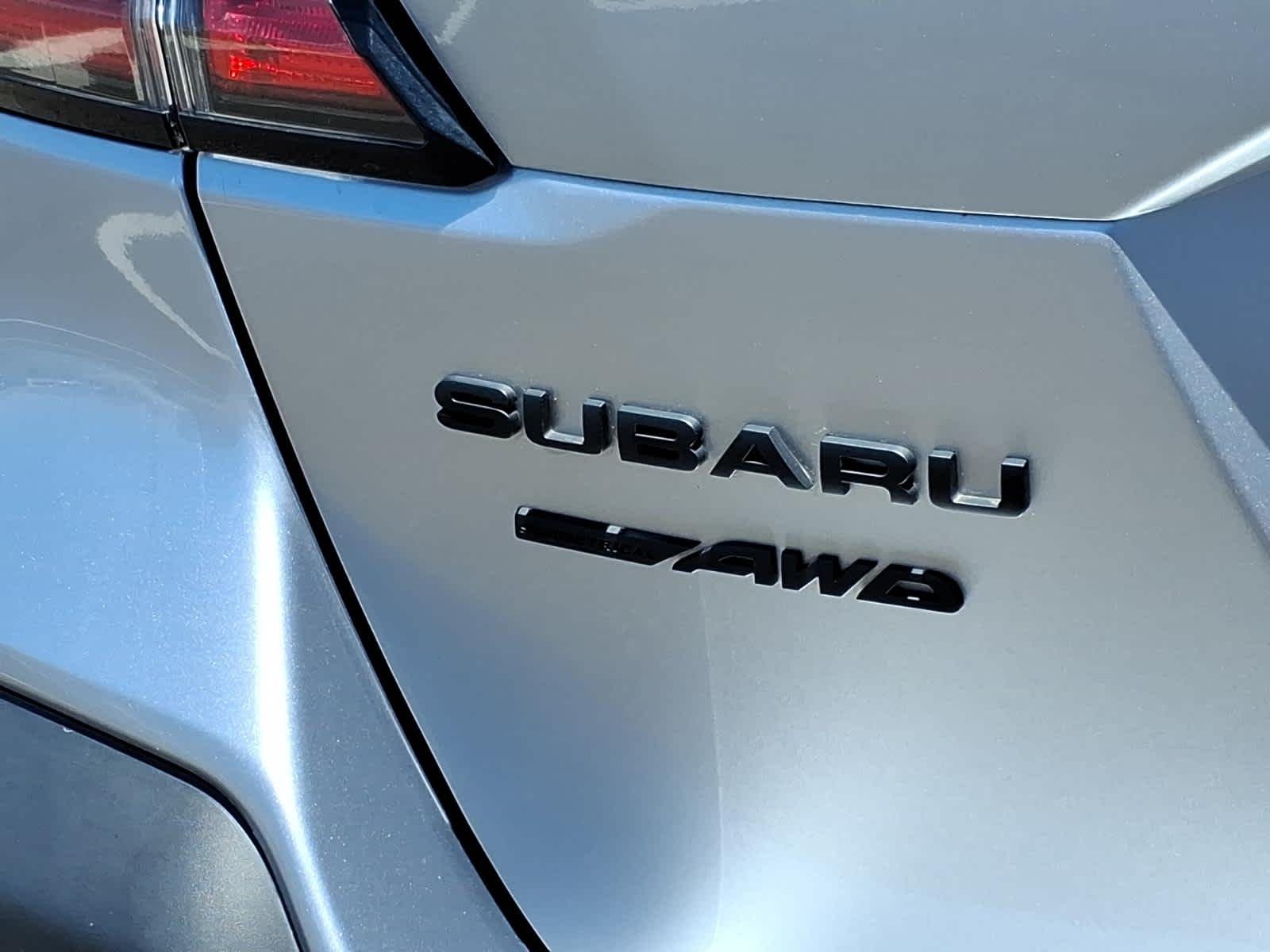Used 2025 Ice Silver Metallic Subaru Onyx Edition image 13