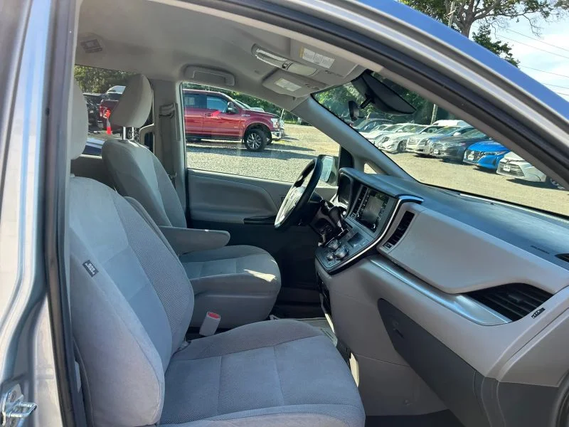 Used 2019 Silver Toyota L Minivan 4D image 19
