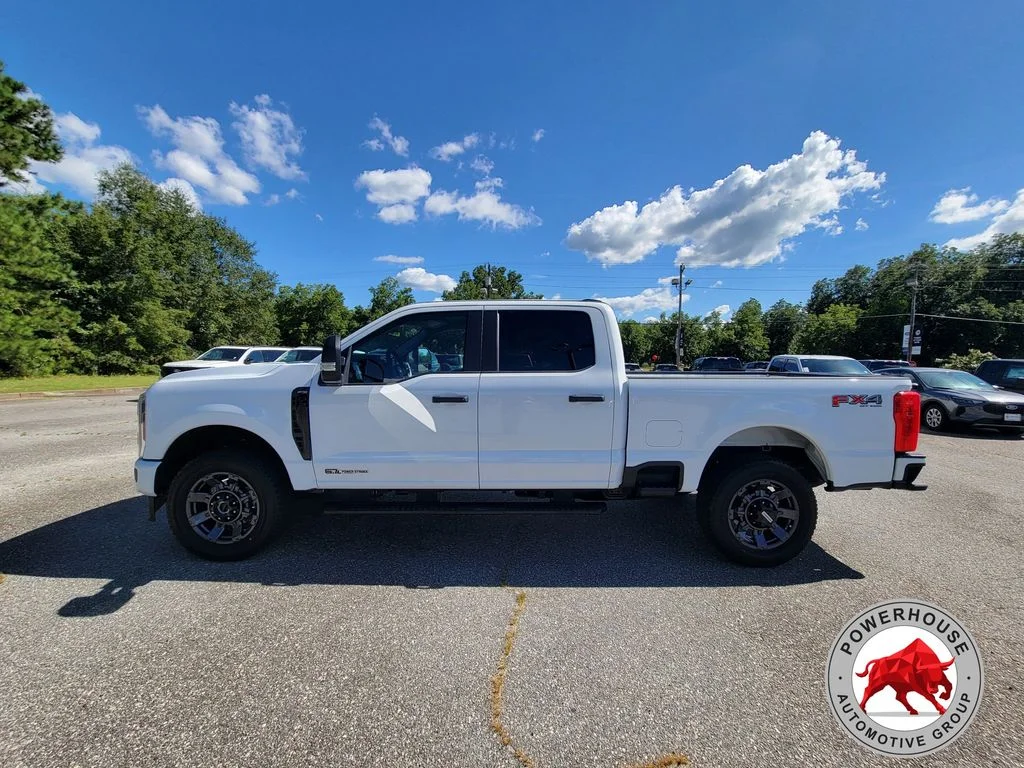 Used 2026 White Ford XL image 2