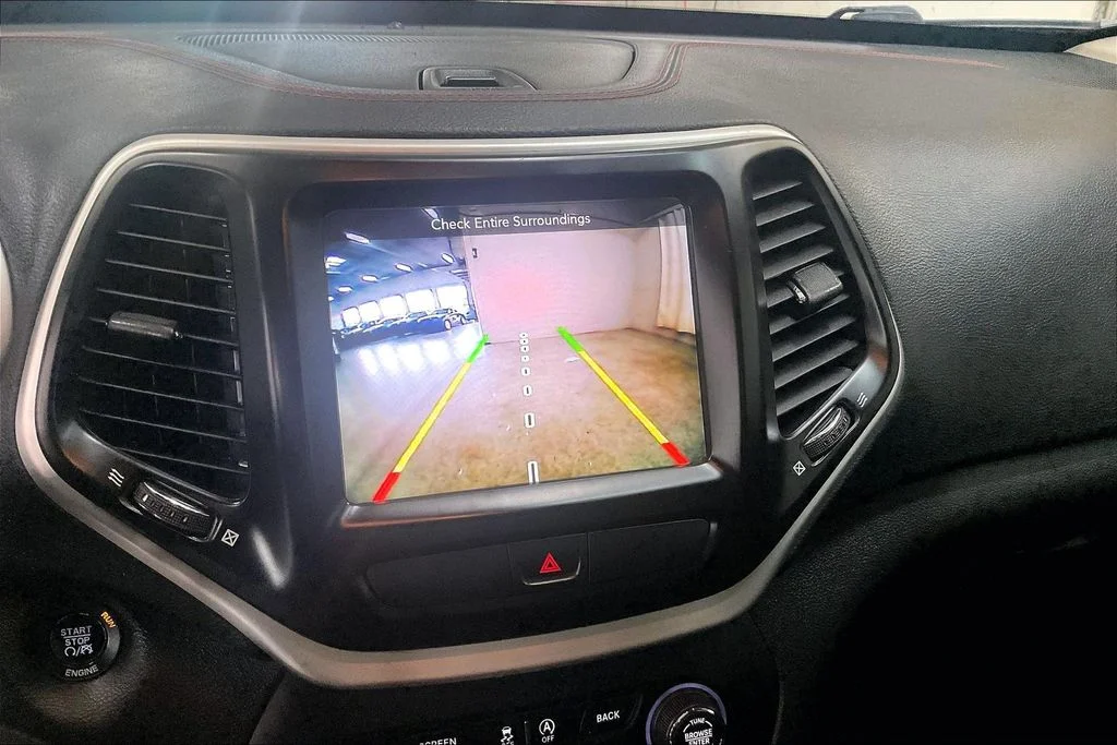 Used 2016 Black Jeep Trailhawk image 21