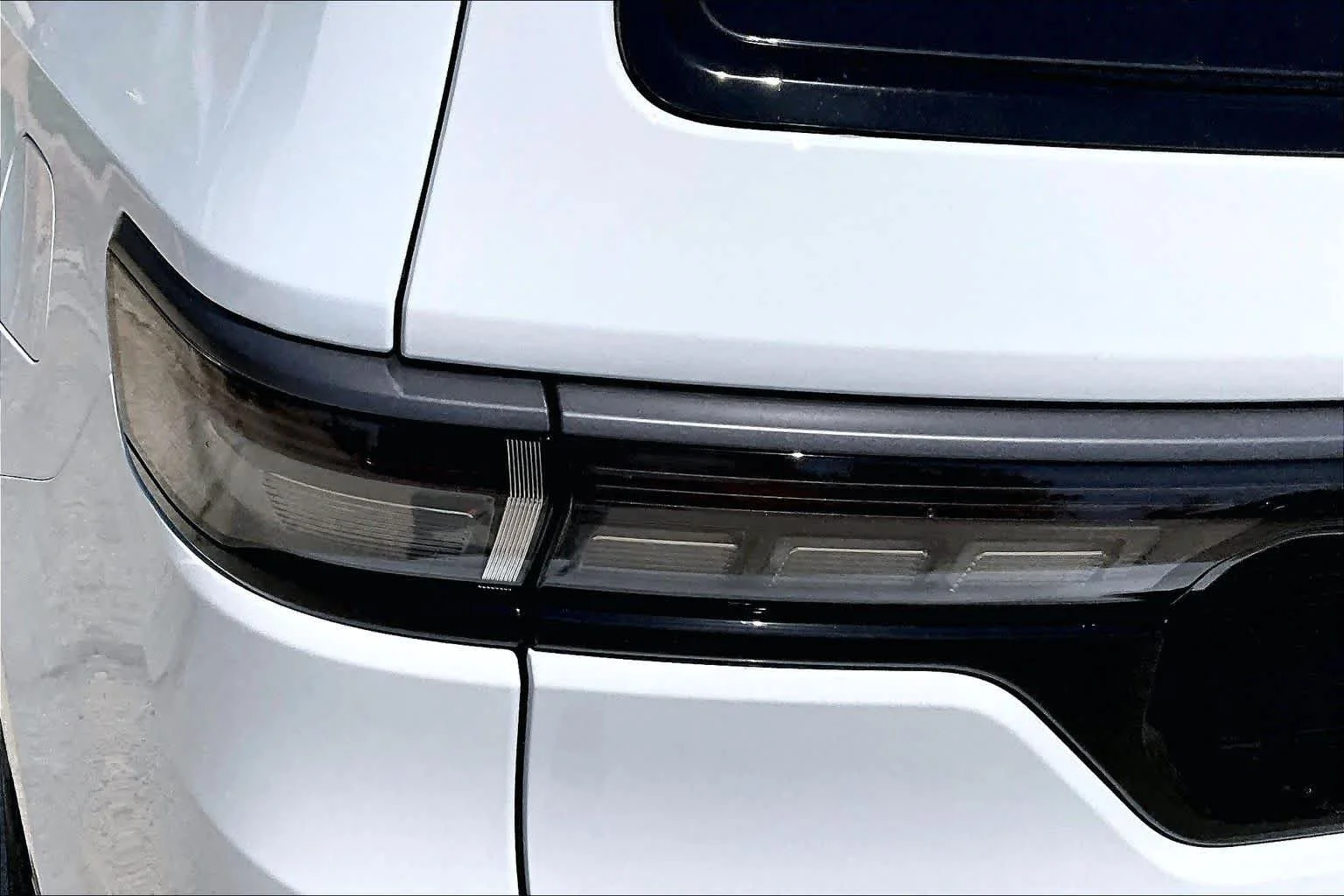 New 2026 Bright White Clearcoat Jeep Summit Reserve image 15