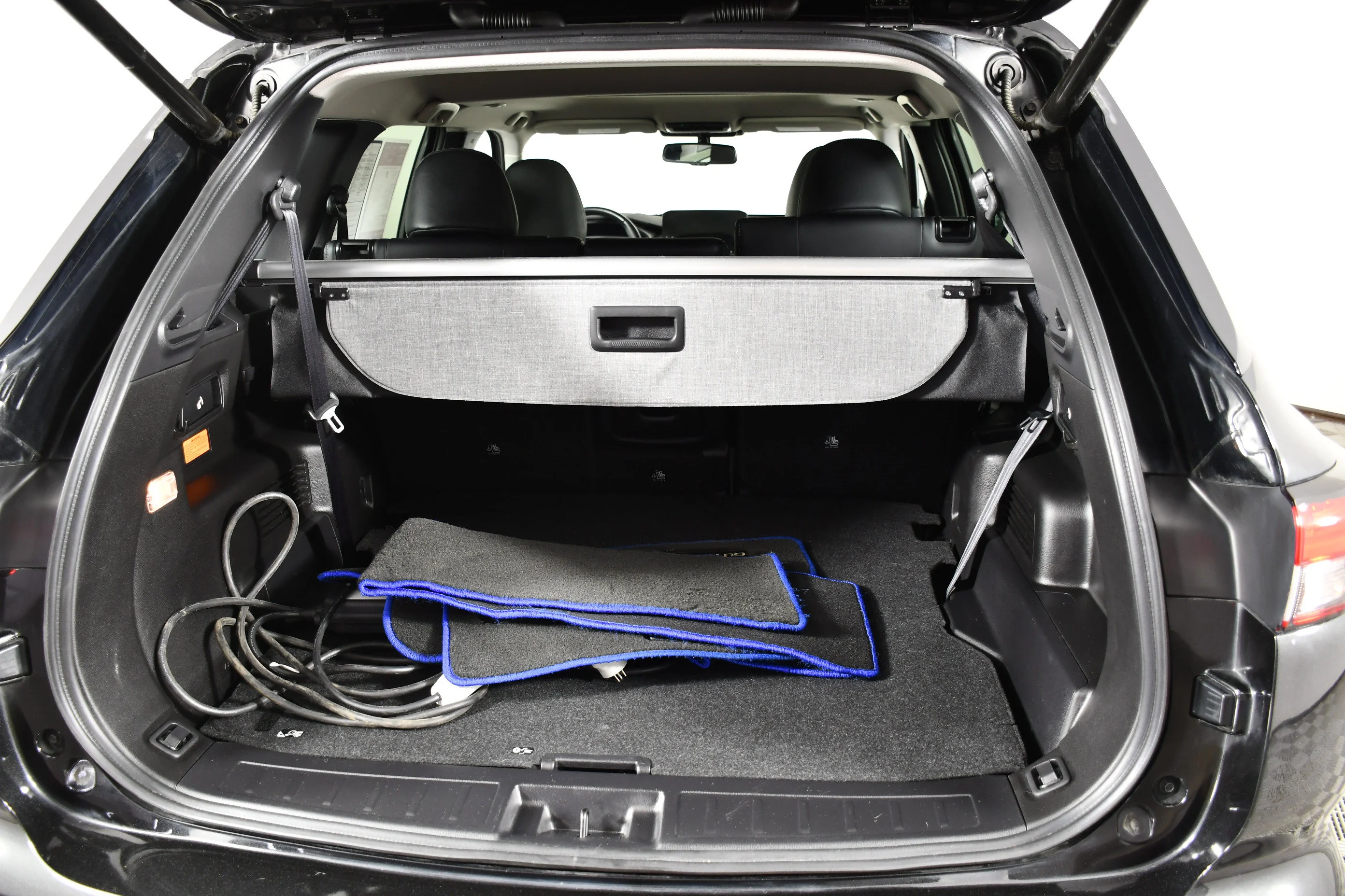 Certified Used 2025 Black Diamond Mitsubishi SE image 49