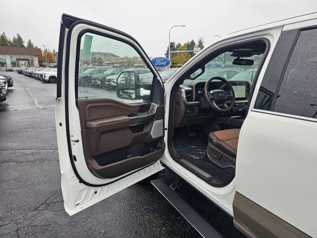 New 2026 Star White Metallic Tri-Coat Ford F-250® King Ranch® image 21