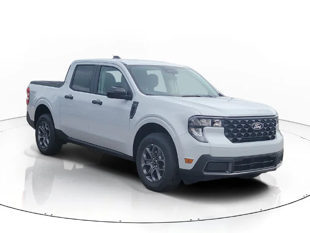 New 2026 White Metallic Ford XLT image 3