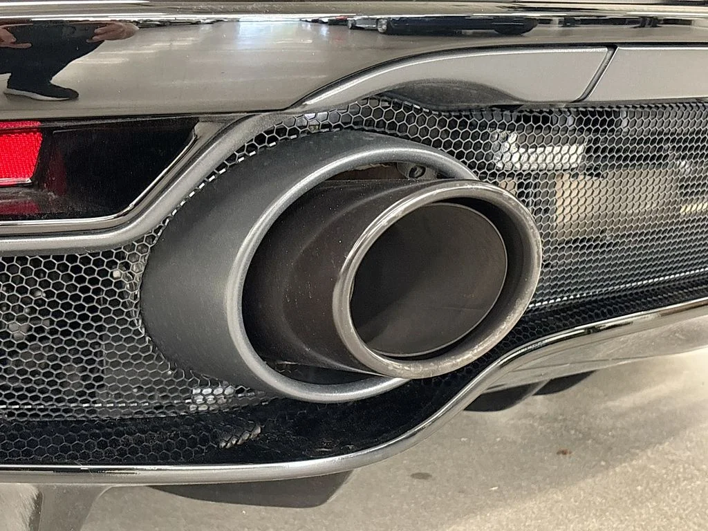 Used 2025 White McLaren TechLux image 27