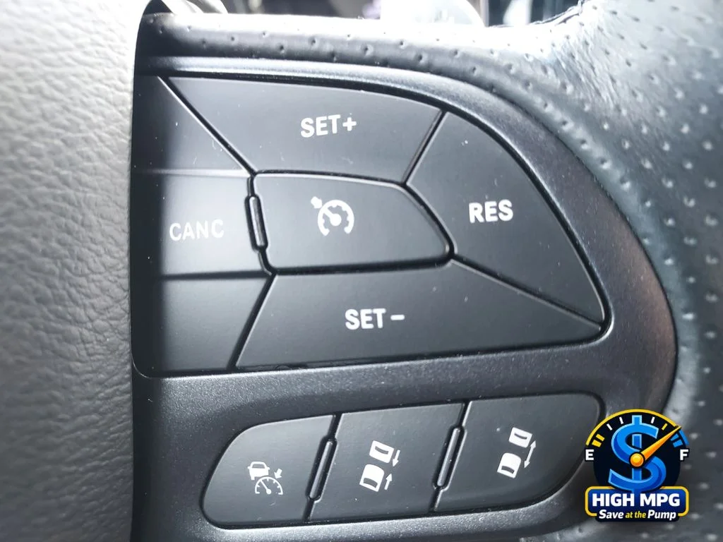 Used 2025 White/off-white Dodge R/T Plus image 22