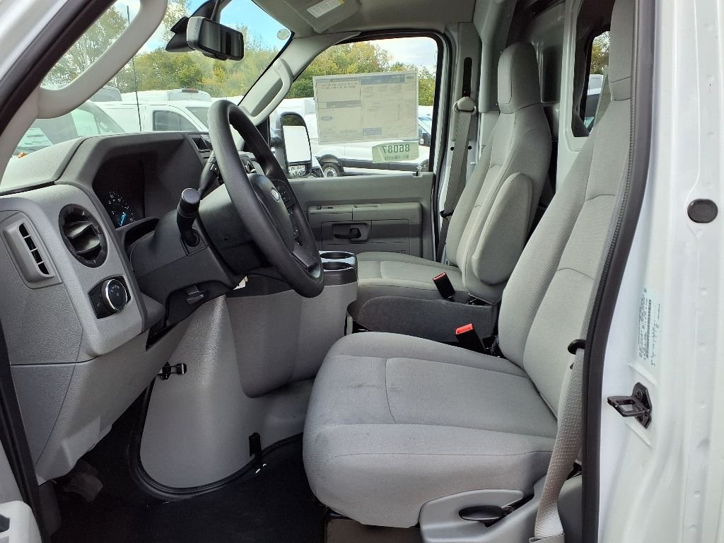 2026 Ford E-Series Cutaway Base - Photo 6