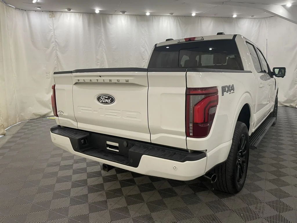 Used 2024 STAR WHITE METALLIC TRICOAT Ford Platinum image 6