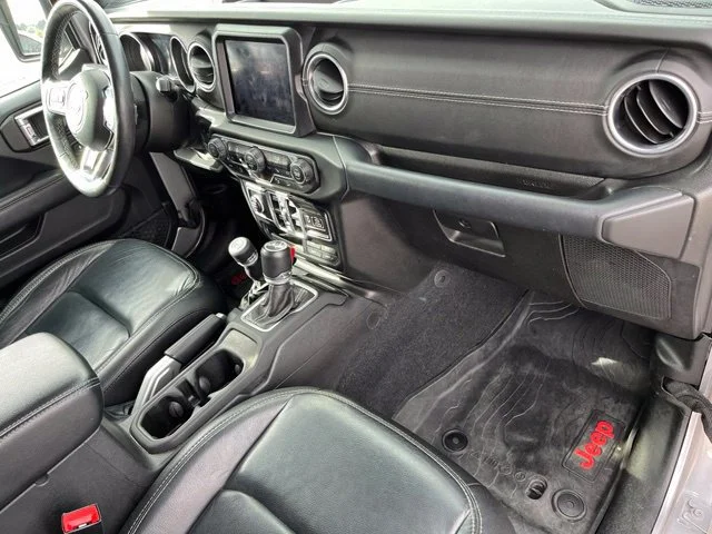 Used 2018 Silver Jeep Sahara 4x4 image 27