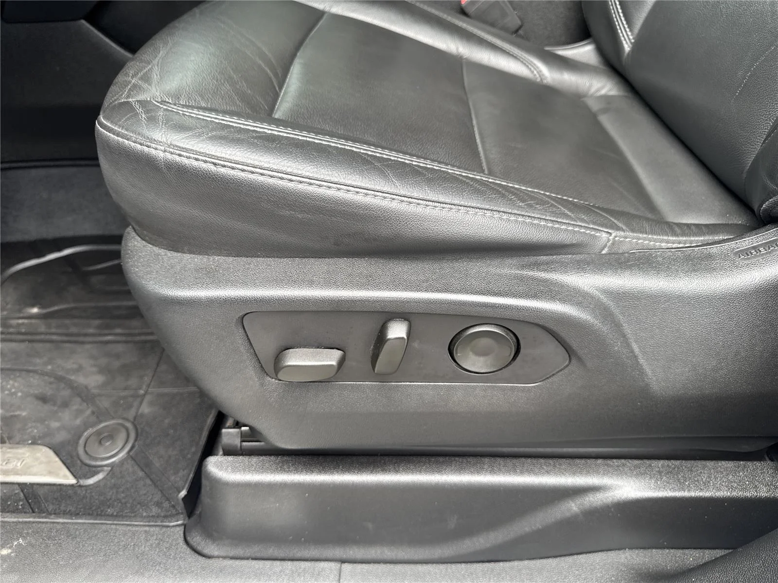 Used 2021 SUMMIT WHITE Chevrolet LT image 13