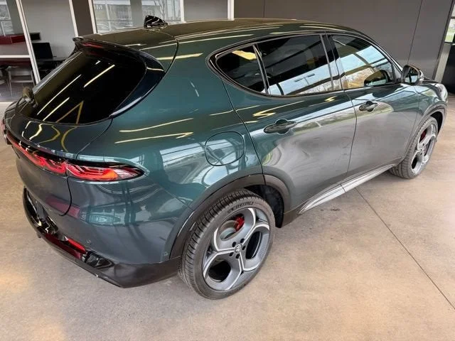 Used 2026 Verde Monza Alfa Romeo Base image 7