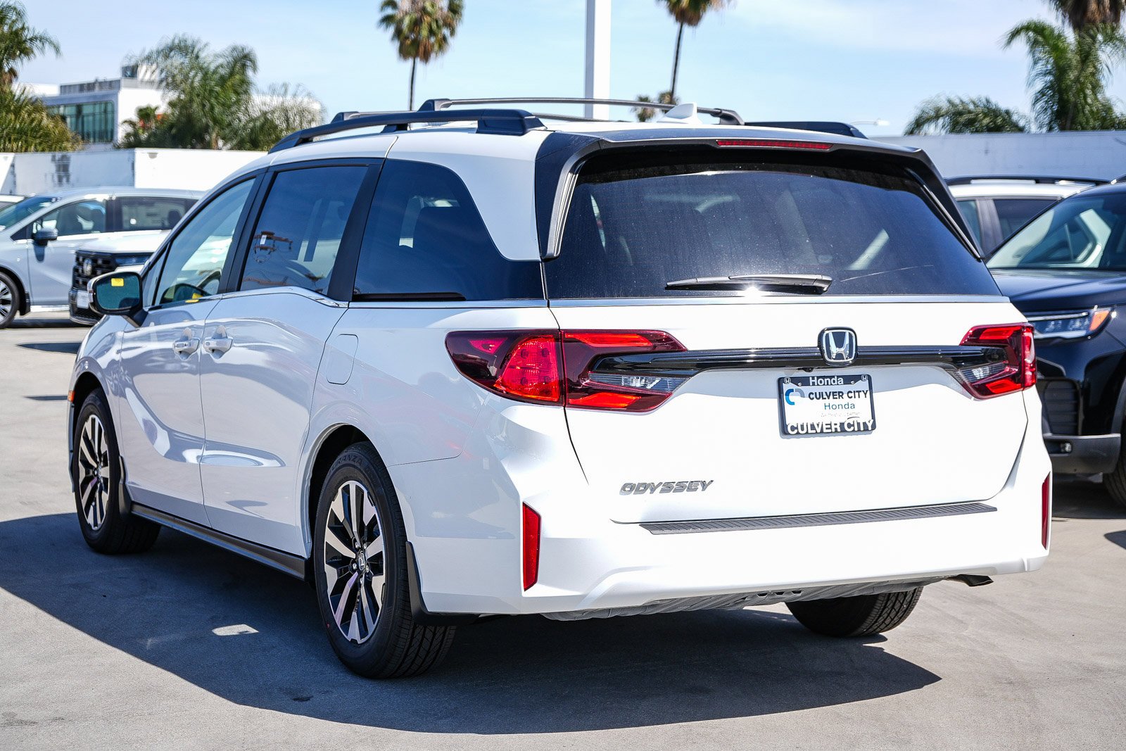 New 2026 Platinum White Pearl Honda EX-L image 8