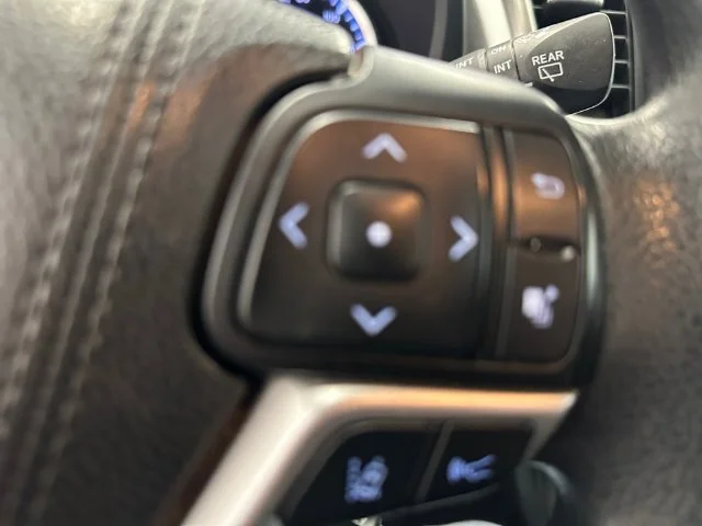 Used 2017 Silver Toyota LE image 24
