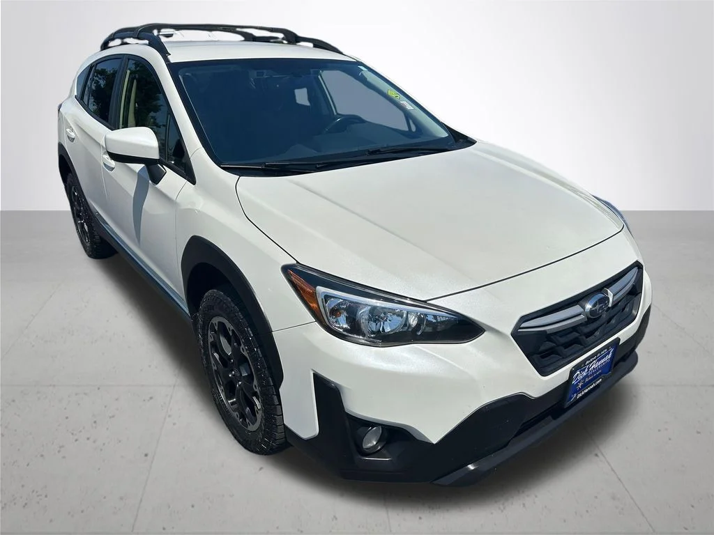 Used 2022 White Subaru Premium image 5