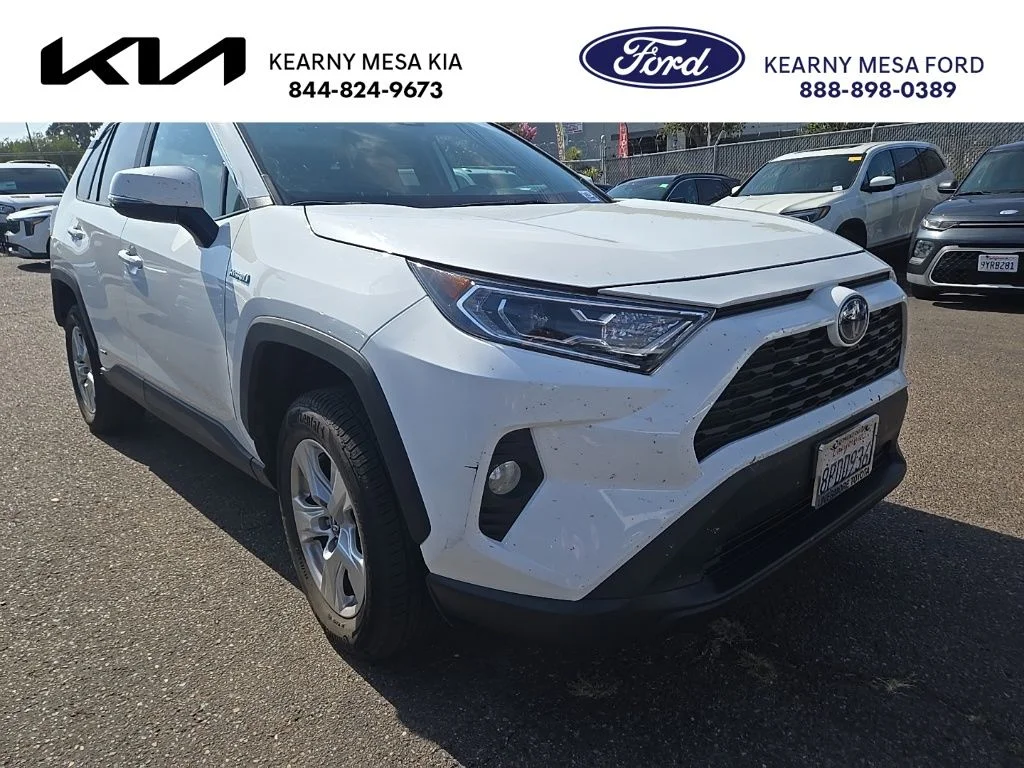 Used 2020 White Toyota XLE image 1
