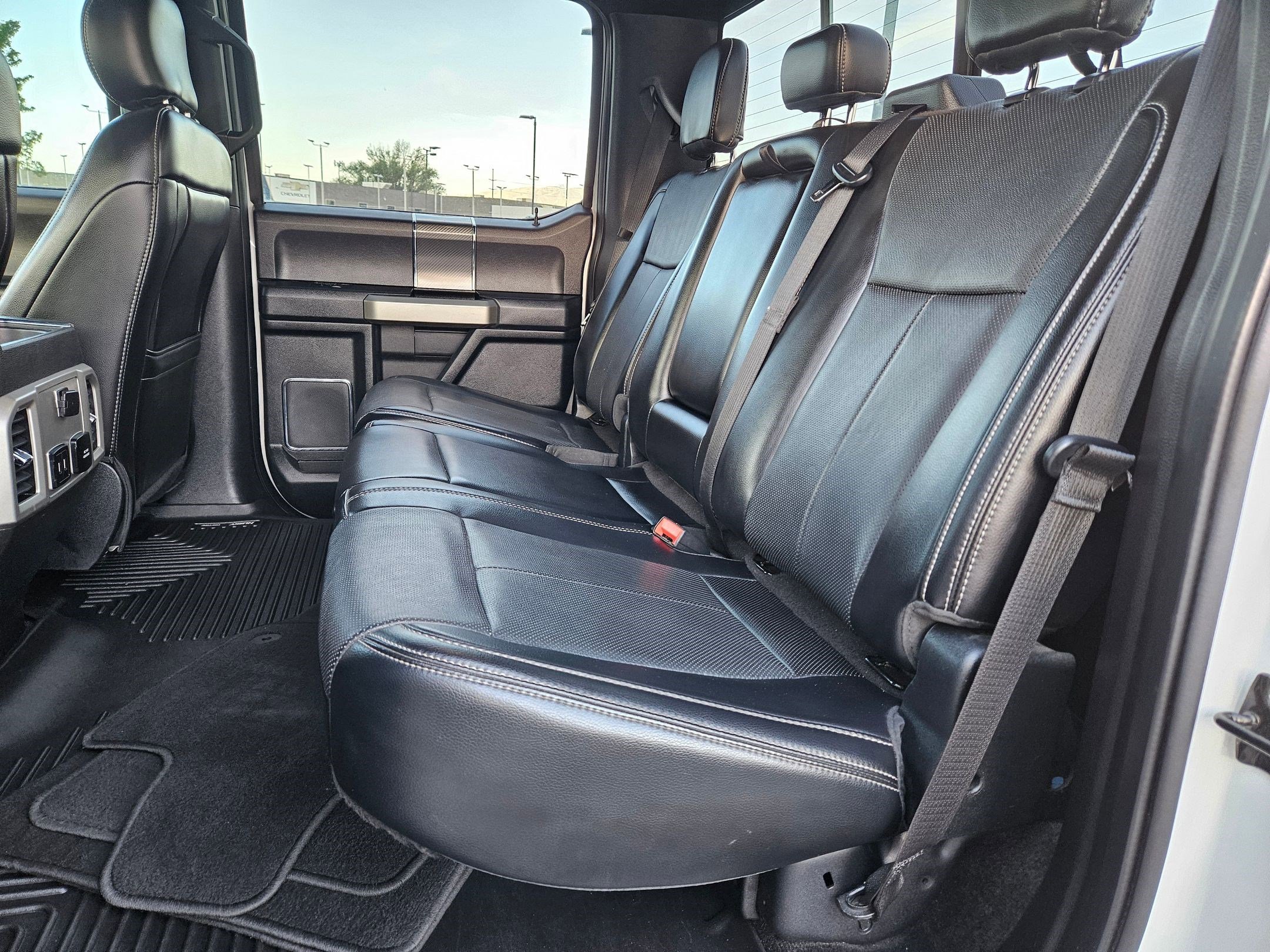 Certified Used 2018 Oxford White Ford LARIAT image 27