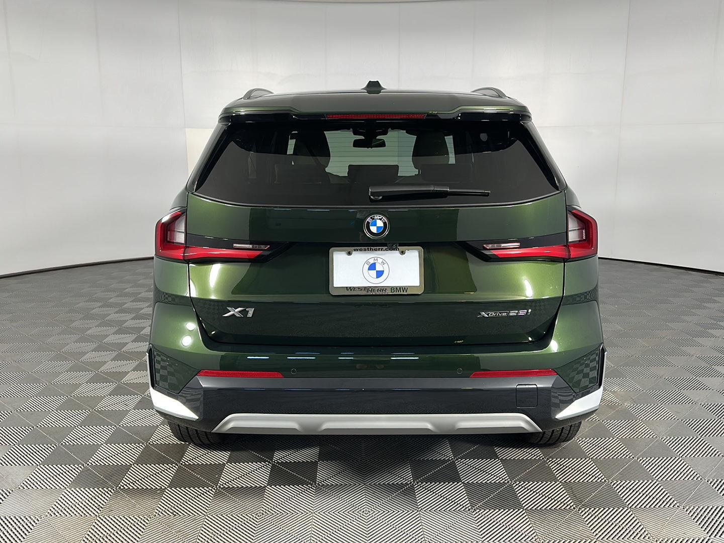 Used 2023 San Remo Green Metallic BMW xDrive28i image 21