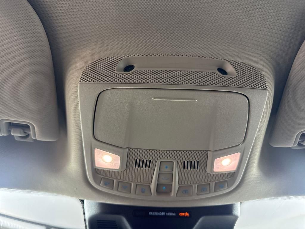 Used 2022 Silver Ford XLT image 45