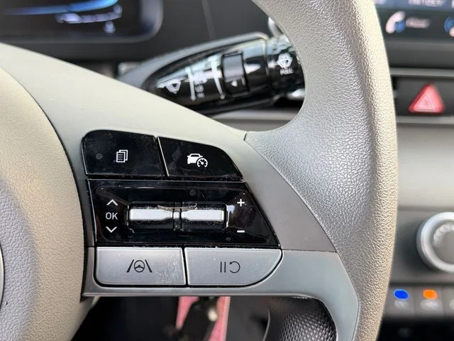 Used 2024 Metal Hyundai SE image 20