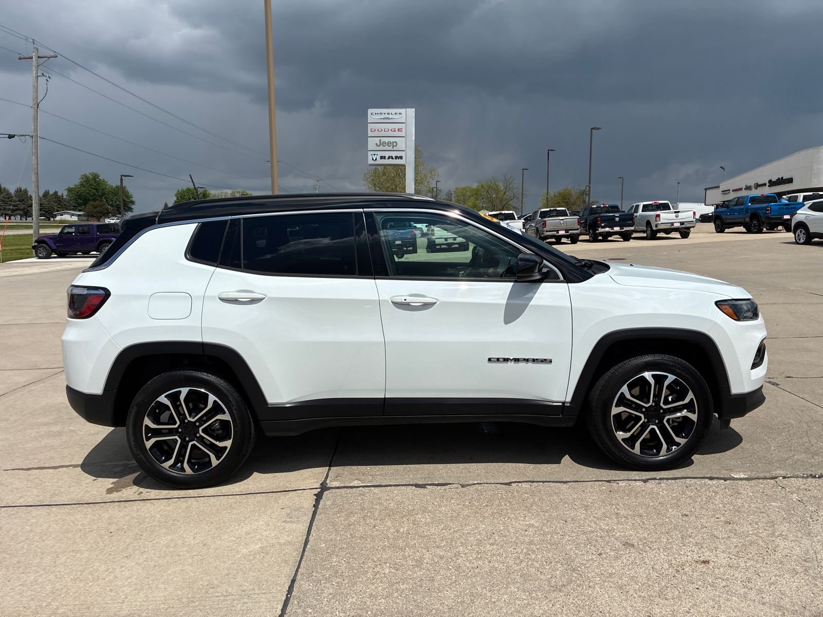 Certified Used 2024 White Jeep Limited image 3