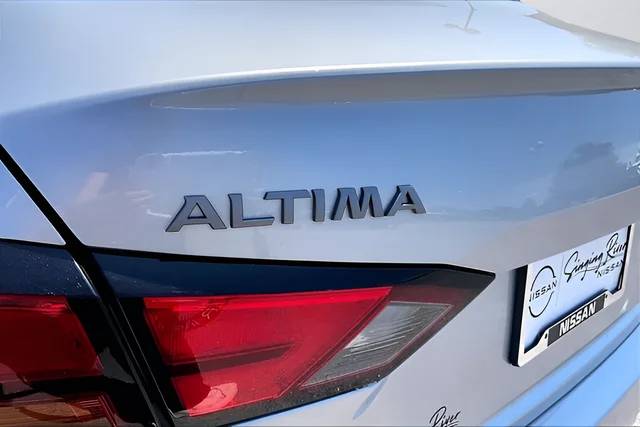 2024 Nissan Altima SR - Photo 33