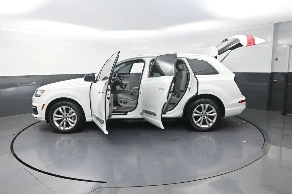 Used 2019  Audi 55 Premium image 35