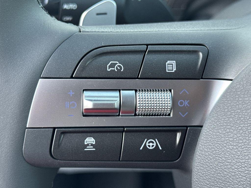 New 2026 White Hyundai SEL Premium FWD image 24