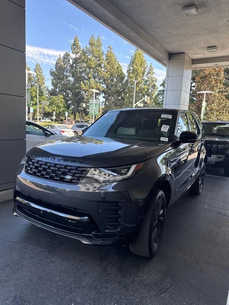 Used 2023 Silver Land Rover S R-Dynamic image 1