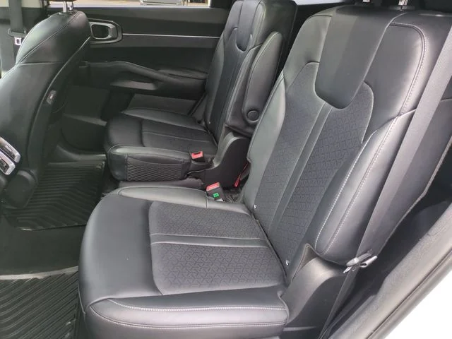 Used 2022 White Kia EX image 29
