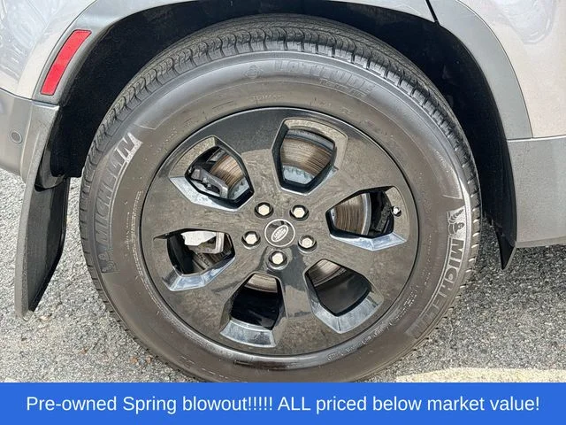 Used 2020 Gray Land Rover HSE image 11