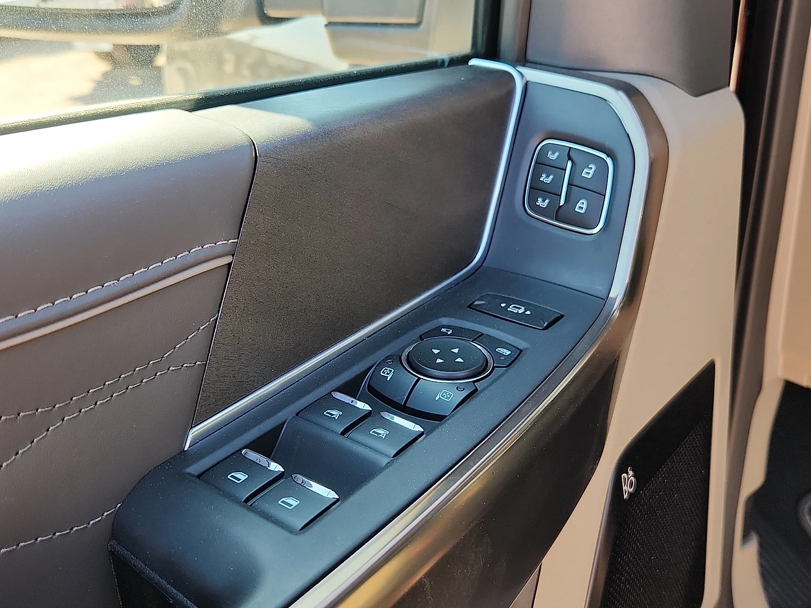 New 2026 Agate Black Metallic Ford Platinum image 15